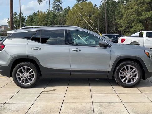 Used 2023 GMC Terrain SLT w/ Tech Package image 14