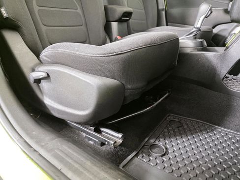 Used 2018 Jeep Renegade Latitude w/ Cold Weather Group image 24