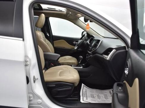 Used 2017 Jeep Cherokee Limited AWD/4WD image 17