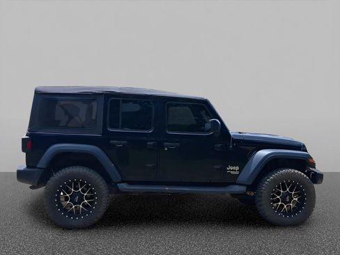 Used 2018 Jeep Wrangler Unlimited Sport S AWD/4WD image 7