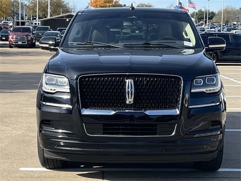 Used 2022 Lincoln Navigator Reserve image 8