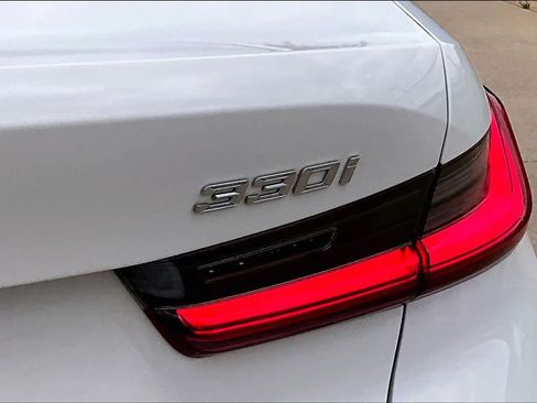 Used 2020 BMW 330i Sedan w/ Convenience Package RWD image 30