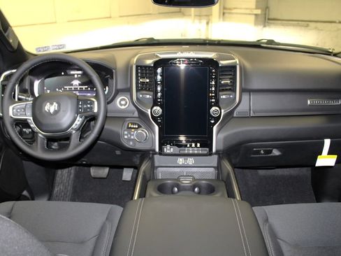 New 2026 RAM 1500 Big Horn AWD/4WD image 9