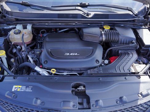 Used 2017 Chrysler Pacifica Touring-L Plus w/ Advanced Safetytec Group image 40