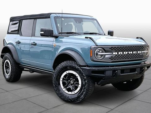Used 2021 Ford Bronco Badlands image 2