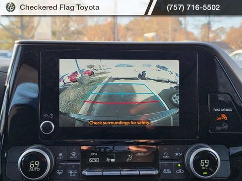 Used 2023 Toyota Highlander LE image 15