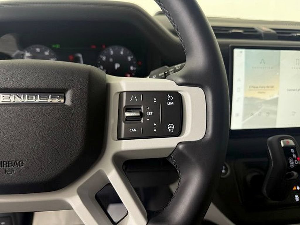 New 2025 Land Rover Defender 130 X-Dynamic SE AWD/4WD image 36