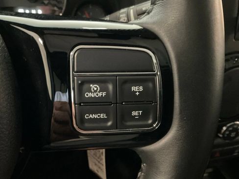 Used 2017 Jeep Wrangler Unlimited Sahara AWD/4WD image 13