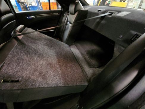 Used 2013 Chrysler 300 C image 34