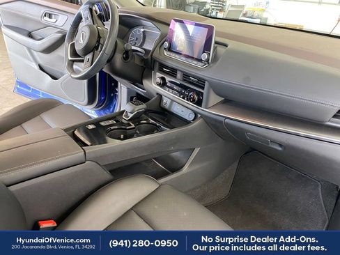 Used 2023 Nissan Rogue SV w/ SV Premium B Package FWD image 12