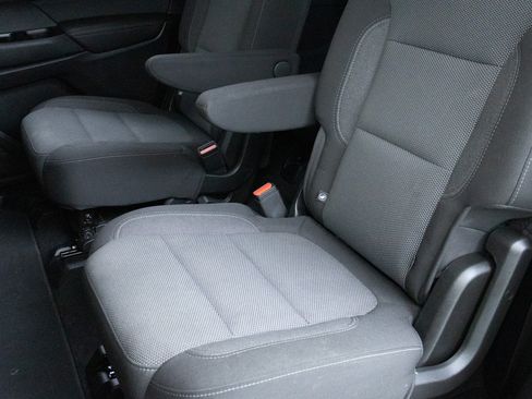 Used 2023 Chevrolet Traverse LT AWD/4WD image 27