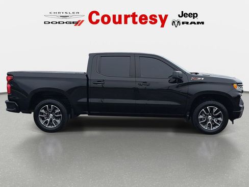 Used 2023 Chevrolet Silverado 1500 RST w/ Z71 Off-Road Package image 4