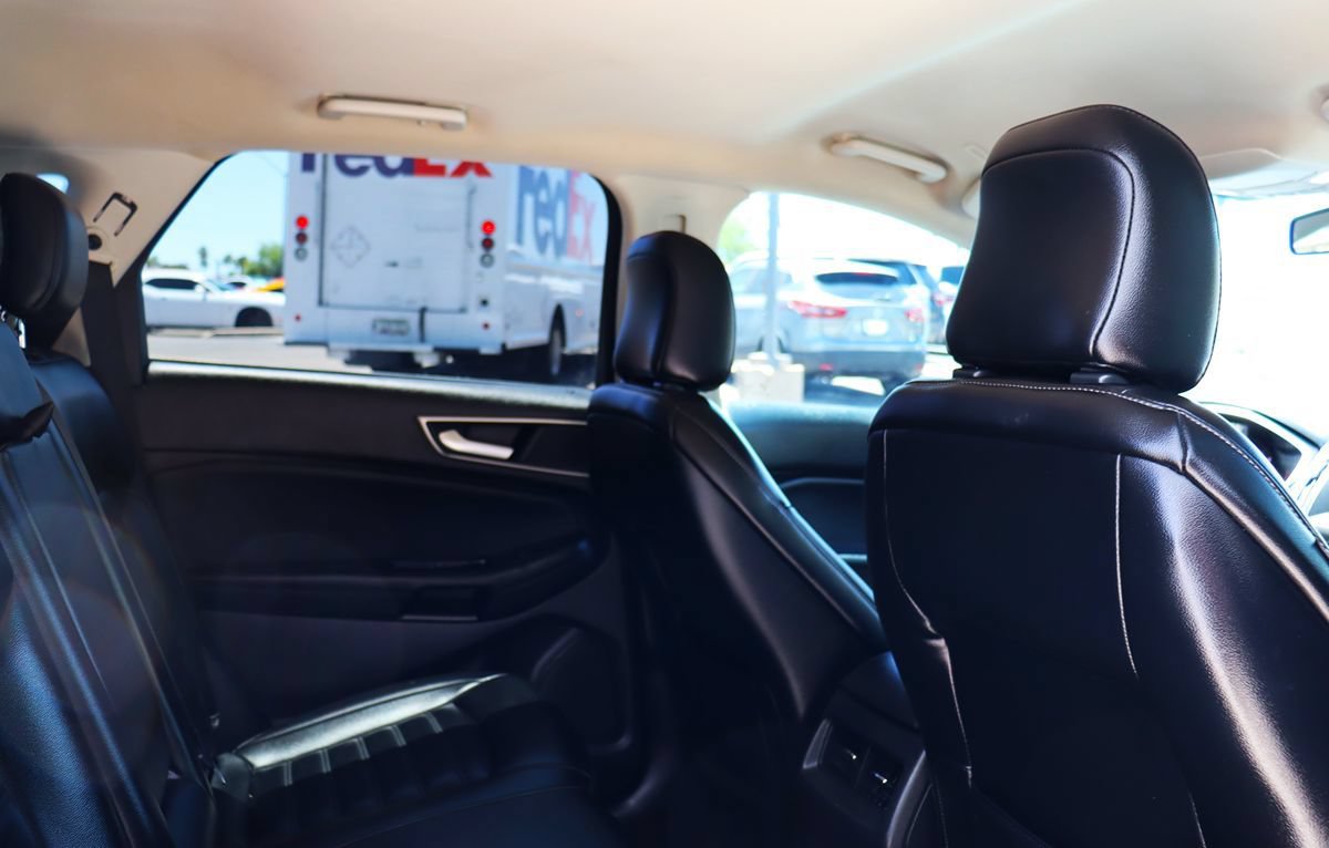 Used 2020 Ford Edge SEL FWD image 29