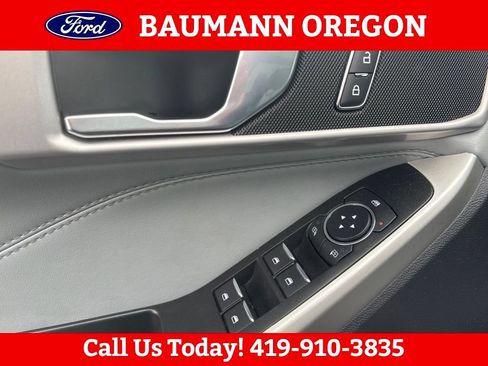 Used 2022 Ford Explorer XLT w/ Equipment Group 202A AWD/4WD image 18