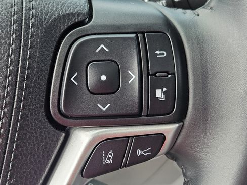 Certified 2019 Toyota Highlander XLE FWD image 26