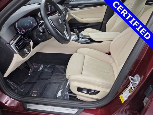 Certified 2023 BMW 530i w/ Premium Package image 26
