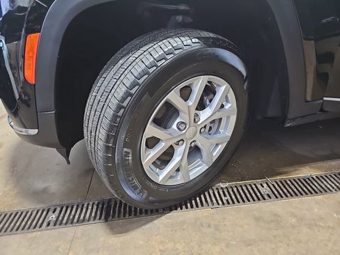 Used 2023 Jeep Grand Cherokee L Limited image 34