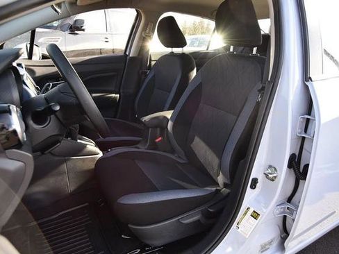 New 2025 Nissan Versa SV image 18