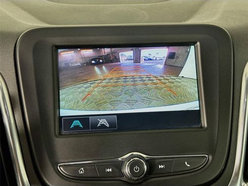 Used 2018 Chevrolet Equinox LT FWD image 15