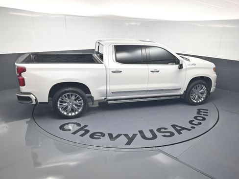 Used 2023 Chevrolet Silverado 1500 High Country w/ High Country Premium Package AWD/4WD image 33