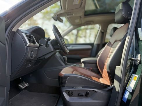 Used 2022 Volkswagen Atlas SEL Premium AWD/4WD image 12