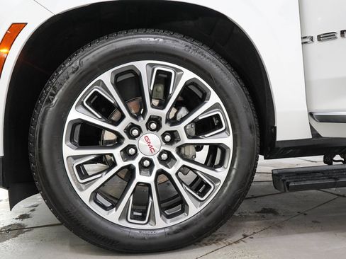 Used 2025 GMC Yukon Denali w/ Denali Reserve Package AWD/4WD image 34