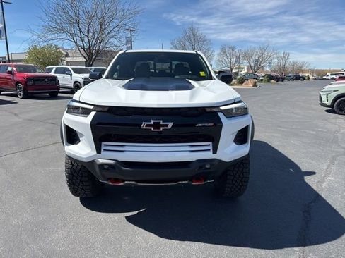 New 2026 Chevrolet Colorado ZR2 w/ Technology Package AWD/4WD image 2