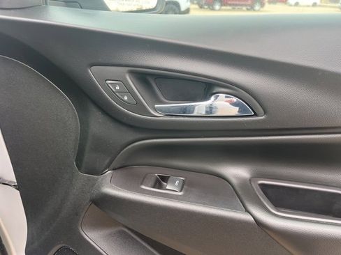Used 2018 Chevrolet Equinox LT image 49