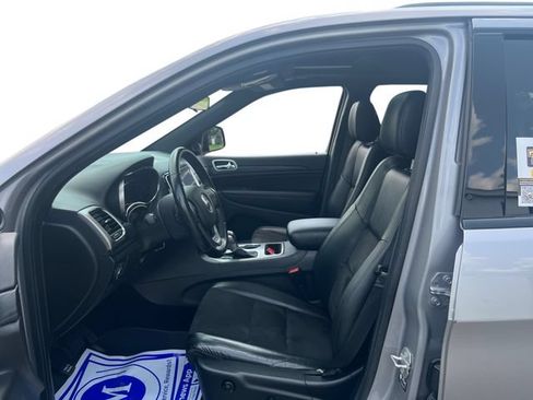 Used 2019 Jeep Cherokee Limited AWD/4WD image 10