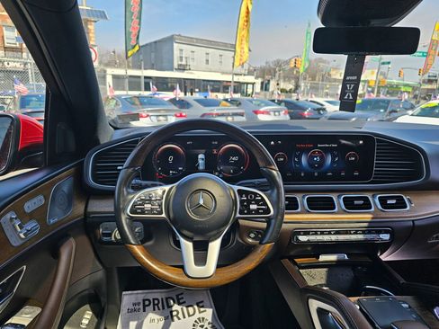 Used 2021 Mercedes-Benz GLE 350 4MATIC w/ Premium Package image 18