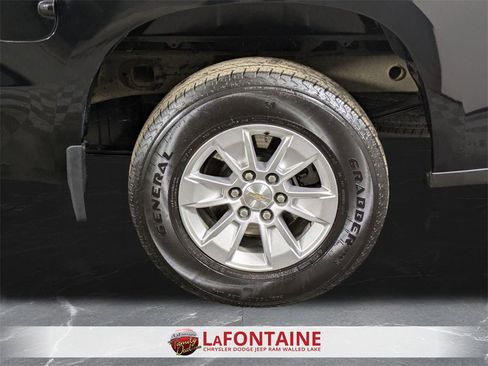 Used 2025 Chevrolet Silverado 1500 LT image 32