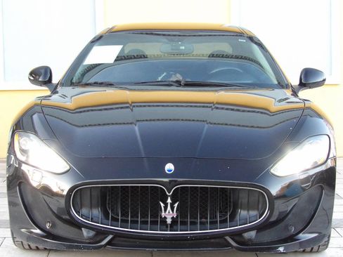 Used 2015 Maserati GranTurismo MC image 2