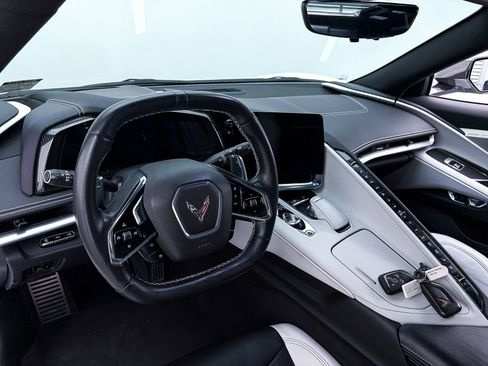 Used 2021 Chevrolet Corvette Stingray Preferred Cpe w/ Engine Appearance Package RWD image 23