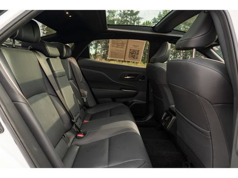 Used 2023 Toyota Crown Platinum AWD/4WD image 17
