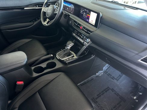 Used 2024 Kia Seltos EX FWD image 15
