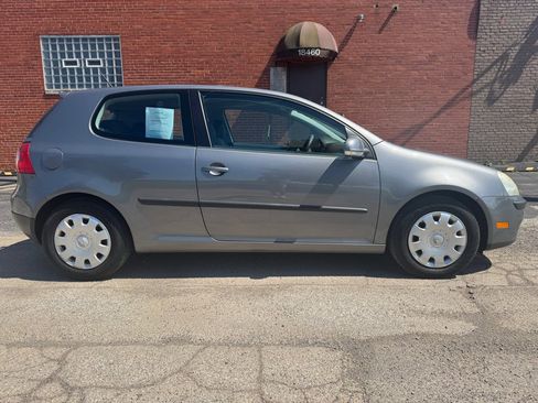Used 2009 Volkswagen Rabbit 2-Door image 2