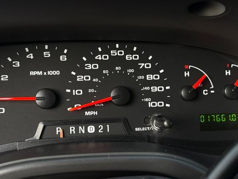 Used 2008 Ford E-350 and Econoline 350 XLT image 16