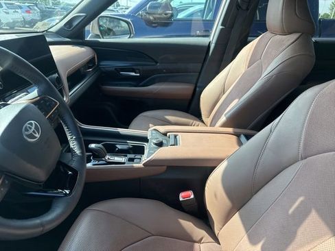 Used 2024 Toyota Grand Highlander AWD Hybrid image 4