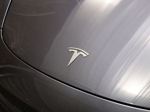 Used 2023 Tesla Model 3 Standard Range RWD image 3