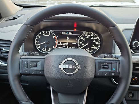 Certified 2025 Nissan Rogue SV image 19