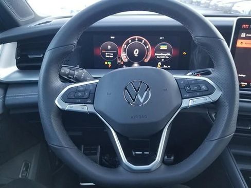 New 2026 Volkswagen Tiguan SE R-Line image 14