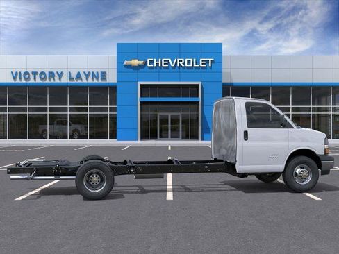New 2025 Chevrolet Express 3500 w/ Power Convenience Package image 5