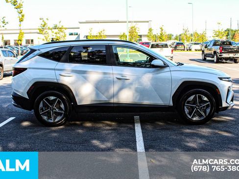 Used 2025 Hyundai Tucson SEL FWD image 8