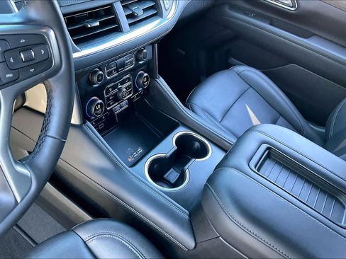 Used 2024 Chevrolet Suburban Z71 w/ Luxury Package image 15