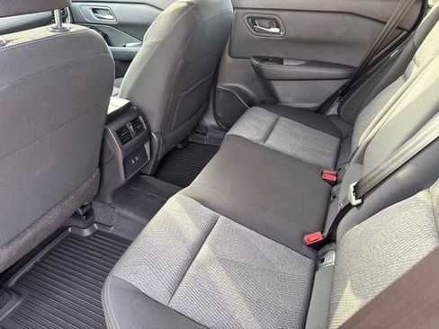 Used 2024 Nissan Rogue SV FWD image 17