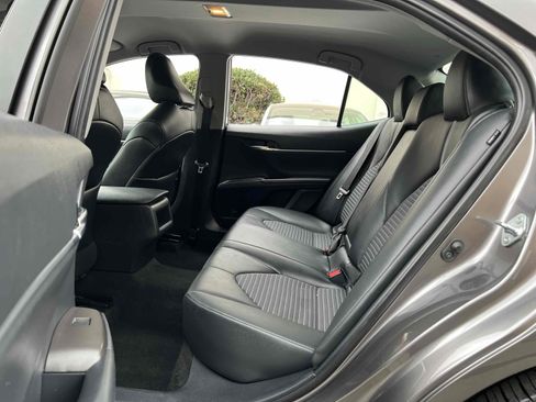 Used 2021 Toyota Camry SE w/ Convenience Package image 32