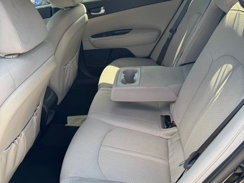 Used 2018 Kia Optima LX FWD image 12