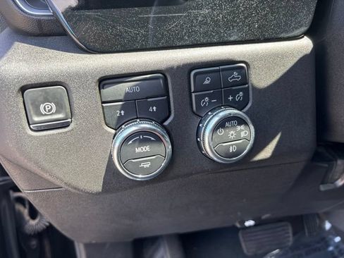 Used 2025 GMC Sierra 1500 SLT AWD/4WD image 5