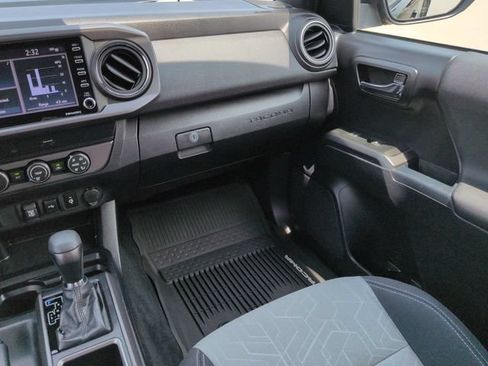 Used 2020 Toyota Tacoma TRD Sport RWD image 17