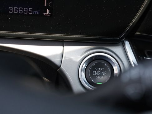 Used 2025 Chevrolet Trax LT image 8